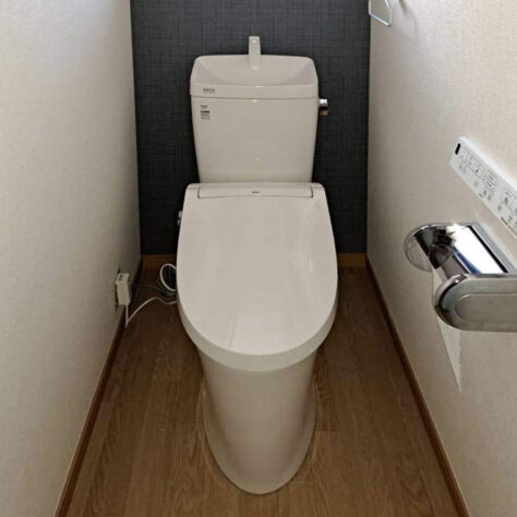 古くなったトイレを特価品でお得にリフォーム🚽✨